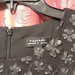 Tahari Cocktail Dress Size 8- Your perfect LBD